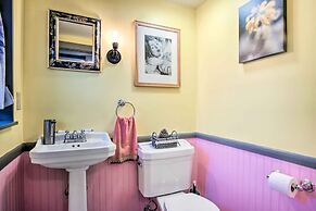 Colorful Bisbee Home w/ Patio ~ 1 Mi to Dtwn!