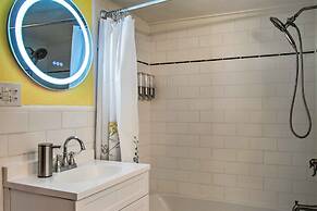 Colorful Bisbee Home w/ Patio ~ 1 Mi to Dtwn!