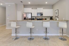 Modern Kissimmee Townhome w/ Fenced Pool & Patio!