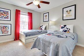 Modern Kissimmee Townhome w/ Fenced Pool & Patio!