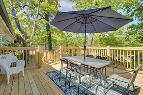 Charming Mountain Home Retreat: Walk to Marina!