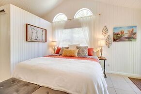 Charming Mountain Home Retreat: Walk to Marina!