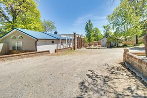 Charming Mountain Home Retreat: Walk to Marina!