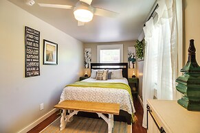 Charming Mountain Home Retreat: Walk to Marina!