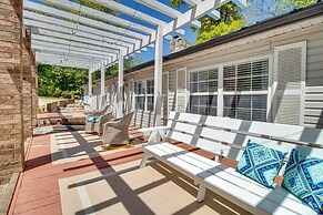 Charming Mountain Home Retreat: Walk to Marina!