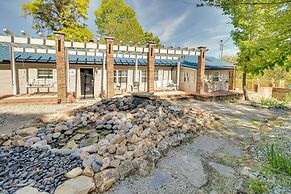 Charming Mountain Home Retreat: Walk to Marina!