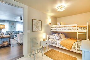 Charming Mountain Home Retreat: Walk to Marina!