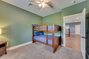 Spacious Lake Charles Craftsman - Pet Friendly!