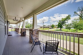 Spacious Lake Charles Craftsman - Pet Friendly!