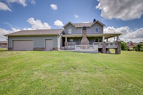 Spacious Lake Charles Craftsman - Pet Friendly!