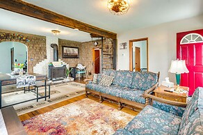 Charming Eagle Grove Farmhouse w/ Patio!