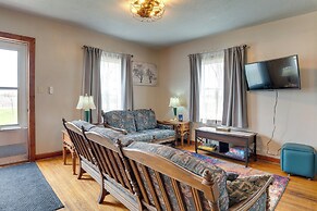 Charming Eagle Grove Farmhouse w/ Patio!