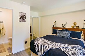 Tranquil Lake Almanor Getaway w/ Grill!