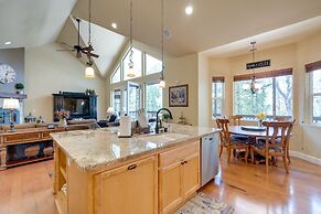 Furnished Decks & Grill: Peaceful Pioneer Home!