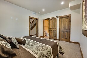 ~ 3 Mi to Granby Ranch: Spacious Cabin Home!