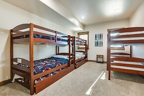 ~ 3 Mi to Granby Ranch: Spacious Cabin Home!