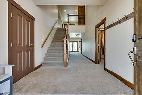 ~ 3 Mi to Granby Ranch: Spacious Cabin Home!