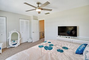 Florida Getaway - Balconies, Grill & Near Beaches!