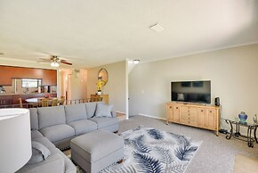 Florida Getaway - Balconies, Grill & Near Beaches!