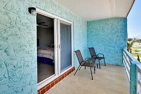 Florida Getaway - Balconies, Grill & Near Beaches!