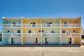 Florida Getaway - Balconies, Grill & Near Beaches!