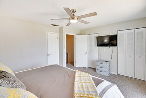 Florida Getaway - Balconies, Grill & Near Beaches!