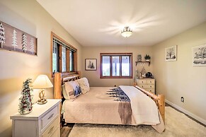 Near Hiking Trails: Beech Mountain Home w/ Deck!