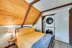 Deck & Grill: A-frame Cabin in Munds Park!