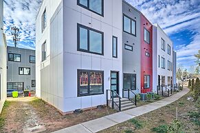 Spacious & Modern Townhome 6 Mi to Duke!