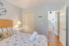 Charming Oak Island Home 1 Mi to Beach!