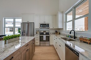 Charming Peoa Casita w/ Mountain Views