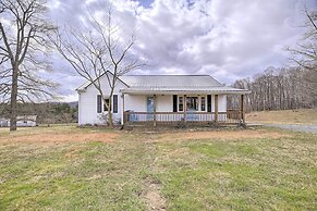 Beautiful Views & Gas Grill: Sparta Getaway!