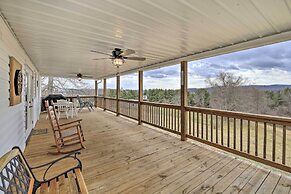 Beautiful Views & Gas Grill: Sparta Getaway!