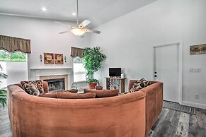 Glendale Oasis w/ Saltwater Pool & Hot Tub!