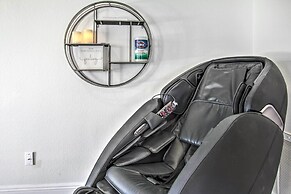 Glendale Oasis w/ Saltwater Pool & Hot Tub!