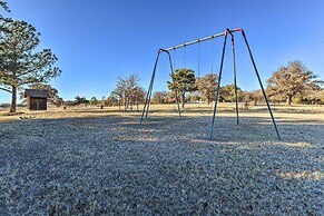 Private Pool: Spacious & Vibrant Argyle Villa!