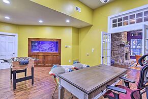 Private Pool: Spacious & Vibrant Argyle Villa!