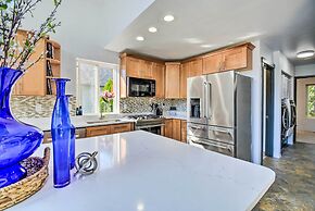 Inviting Lake Sutherland Home: Kayaks + View!