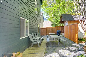 Inviting Lake Sutherland Home: Kayaks + View!