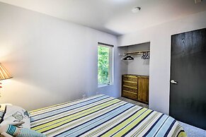 Inviting Lake Sutherland Home: Kayaks + View!