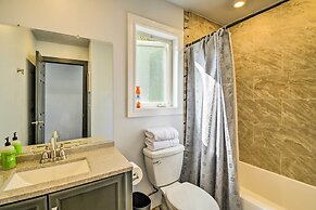 Inviting Lake Sutherland Home: Kayaks + View!