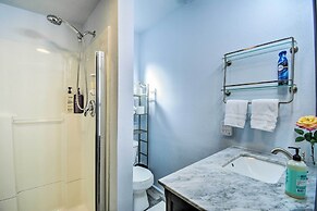 Inviting Lake Sutherland Home: Kayaks + View!