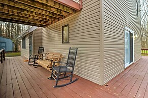Near Big Boulder Mtn: Cabin w/ Furnished Deck