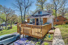 Charming Lake Ripley Cottage w/ Water View!
