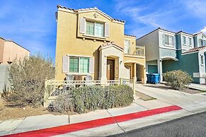 Stylish House w/ Patio, 8 Mi to Vegas Strip!