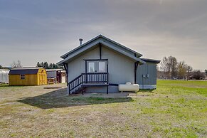 Cozy Cle Elum Cabin w/ 3 Acres & Stocked Pond