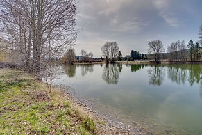 Cozy Cle Elum Cabin w/ 3 Acres & Stocked Pond