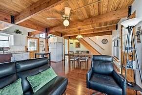 Pet-friendly Fredericksburg Cabin w/ Hot Tub!