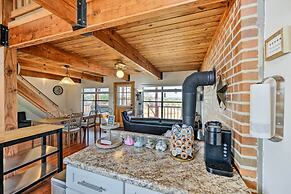 Pet-friendly Fredericksburg Cabin w/ Hot Tub!