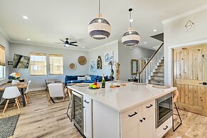 Deck & Ocean Views: Beachfront Home in Freeport